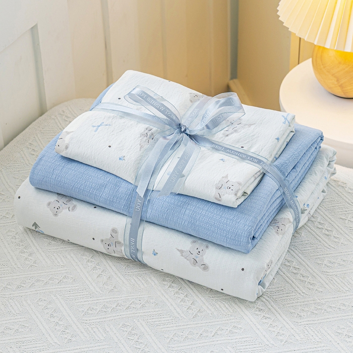 91家纺网 家纺一手货源 找家纺 奇丝雅 2025新款A类有氧超柔云感双层纱皱皱纱学生宿舍三件套家用四件套单被套 艾尼熊