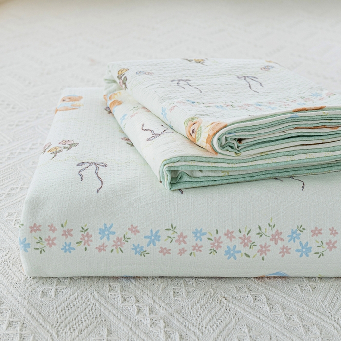 91家纺网 家纺一手货源 找家纺 奇丝雅 2025新款A类有氧超柔云感双层纱皱皱纱学生宿舍三件套家用四件套单被套 薄荷熊