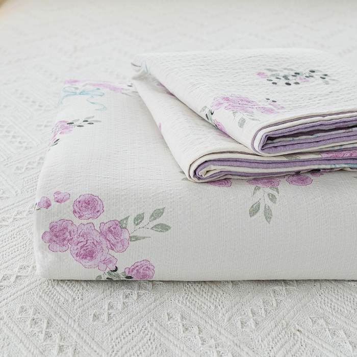 91家纺网 家纺一手货源 找家纺 奇丝雅 2025新款A类有氧超柔云感双层纱皱皱纱学生宿舍三件套家用四件套单被套 花黛罗兰