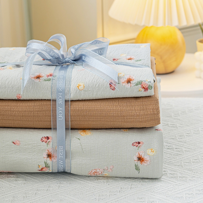 91家纺网 家纺一手货源 找家纺 奇丝雅 2025新款A类有氧超柔云感双层纱皱皱纱学生宿舍三件套家用四件套单被套 轻颂