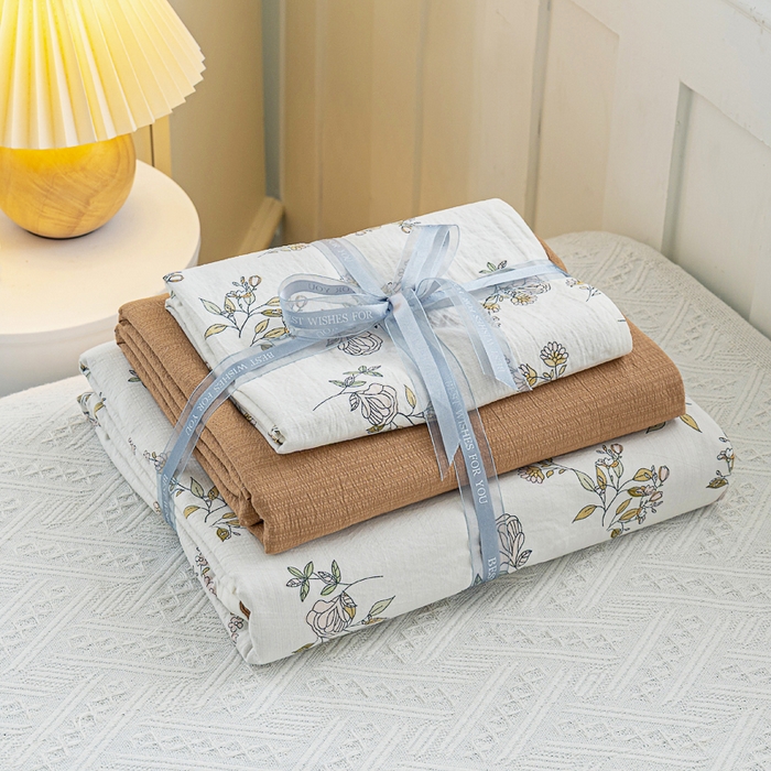 91家纺网 家纺一手货源 找家纺 奇丝雅 2025新款A类有氧超柔云感双层纱皱皱纱学生宿舍三件套家用四件套单被套 山茶花