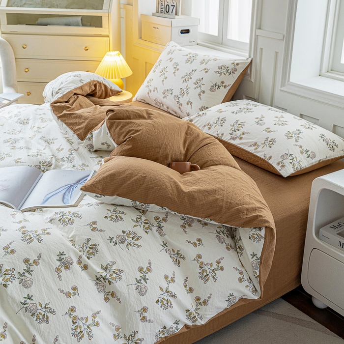 91家纺网 家纺一手货源 找家纺 奇丝雅 2025新款A类有氧超柔云感双层纱皱皱纱学生宿舍三件套家用四件套单被套 山茶花