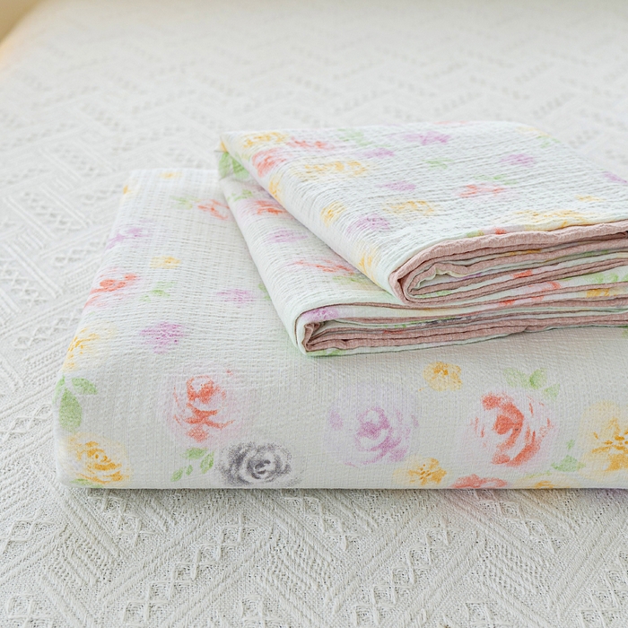 91家纺网 家纺一手货源 找家纺 奇丝雅 2025新款A类有氧超柔云感双层纱皱皱纱学生宿舍三件套家用四件套单被套 相遇