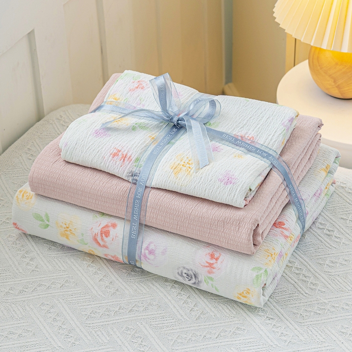 91家纺网 家纺一手货源 找家纺 奇丝雅 2025新款A类有氧超柔云感双层纱皱皱纱学生宿舍三件套家用四件套单被套 相遇