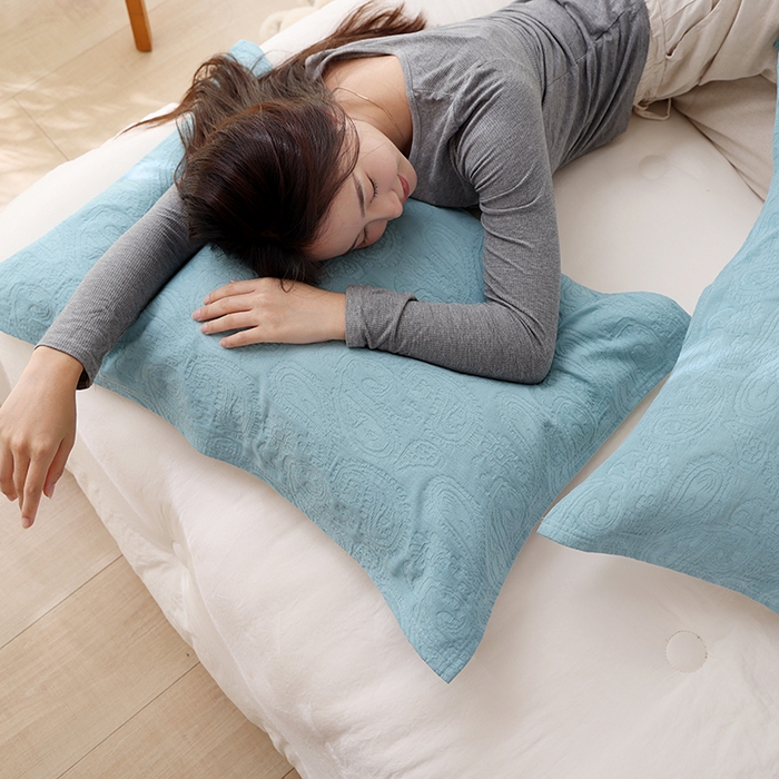 91家纺网 家纺一手货源 找家纺 朴尔家纺-毛巾被 2025新款浮雕凤尾花纯色全棉纯棉三层纱布枕巾单枕巾枕巾单件 浮雕凤尾花-蓝