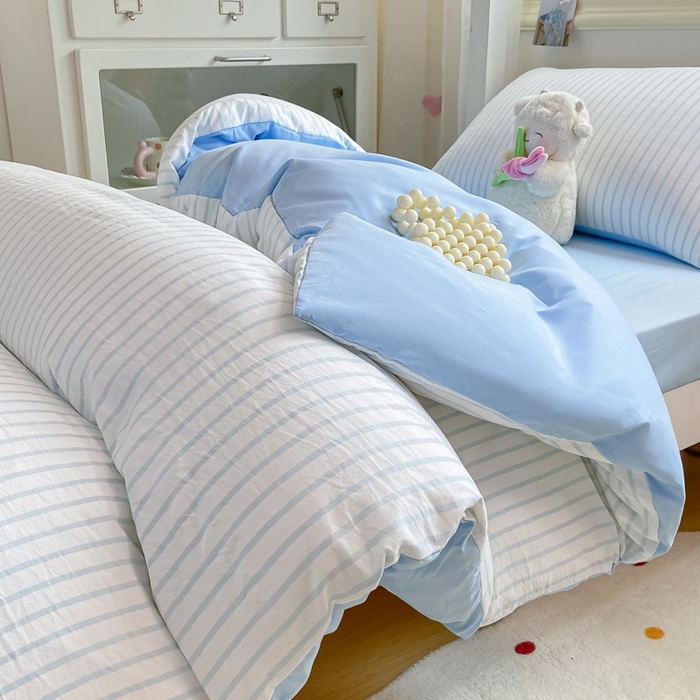 91家纺网 家纺一手货源 找家纺 （总）麒东家纺 2025新款开学季学生ins风条纹方格水洗四件套学生上下铺三件套