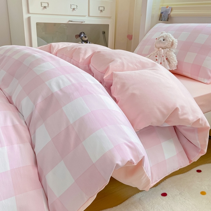 91家纺网 家纺一手货源 找家纺 （总）麒东家纺 2025新款开学季学生ins风条纹方格水洗四件套学生上下铺三件套