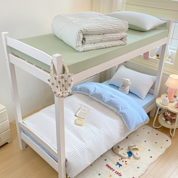 91家纺网 家纺一手货源 找家纺 （总）麒东家纺 2025新款开学季学生ins风条纹方格水洗四件套学生上下铺三件套