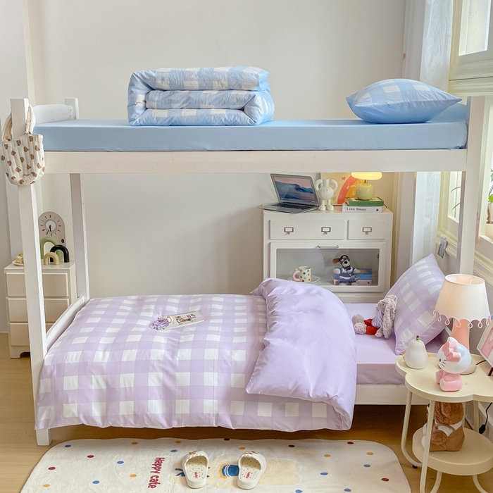 91家纺网 家纺一手货源 找家纺 麒东家纺 2025新款开学季学生ins风条纹方格水洗四件套学生上下铺三件套 条纹粉色