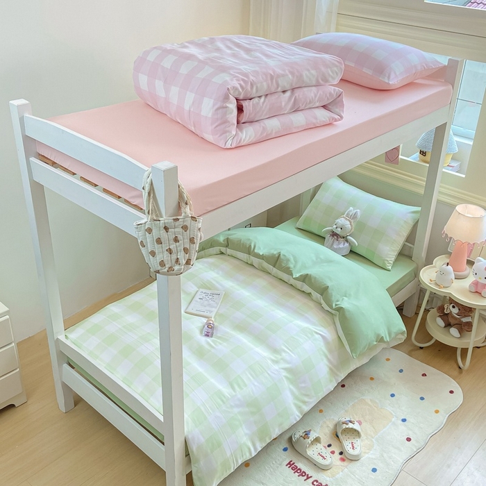 91家纺网 家纺一手货源 找家纺 麒东家纺 2025新款开学季学生ins风条纹方格水洗四件套学生上下铺三件套 方格紫色