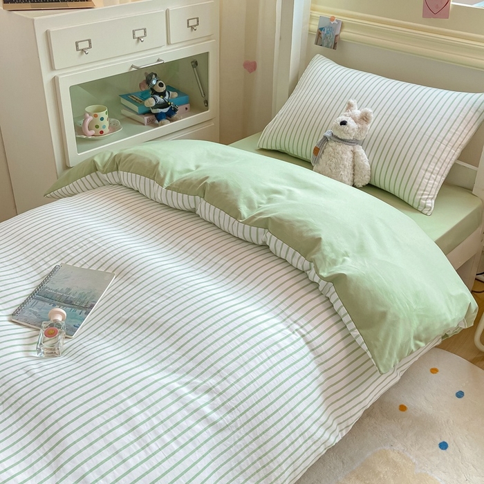 91家纺网 家纺一手货源 找家纺 麒东家纺 2025新款开学季学生ins风条纹方格水洗四件套学生上下铺三件套 条纹绿色