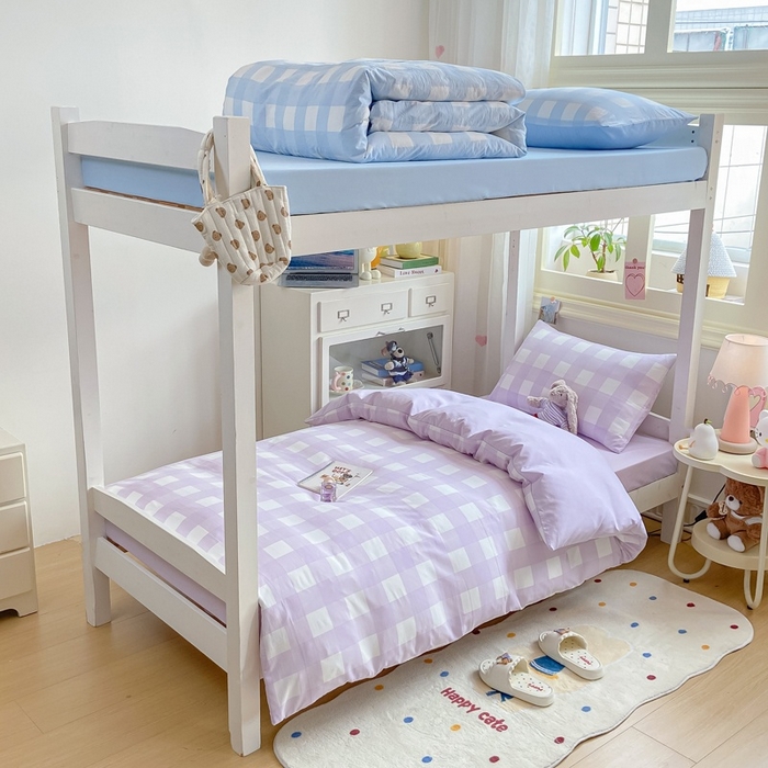 91家纺网 家纺一手货源 找家纺 麒东家纺 2025新款开学季学生ins风条纹方格水洗四件套学生上下铺三件套 条纹粉色