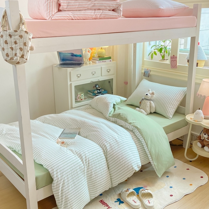 91家纺网 家纺一手货源 找家纺 麒东家纺 2025新款开学季学生ins风条纹方格水洗四件套学生上下铺三件套 条纹绿色