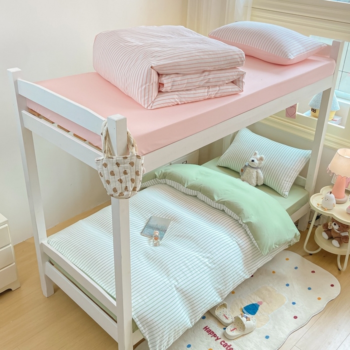 91家纺网 家纺一手货源 找家纺 麒东家纺 2025新款开学季学生ins风条纹方格水洗四件套学生上下铺三件套 条纹绿色