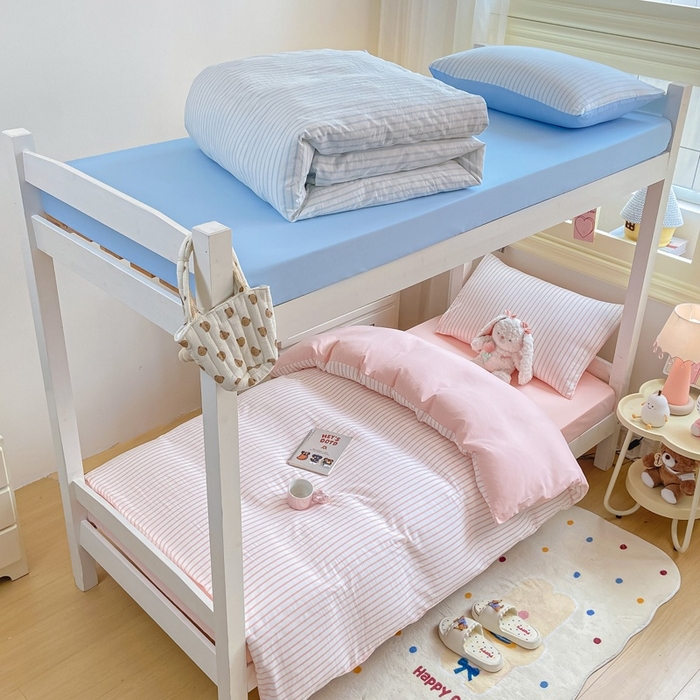 91家纺网 家纺一手货源 找家纺 麒东家纺 2025新款开学季学生ins风条纹方格水洗四件套学生上下铺三件套 条纹黑色