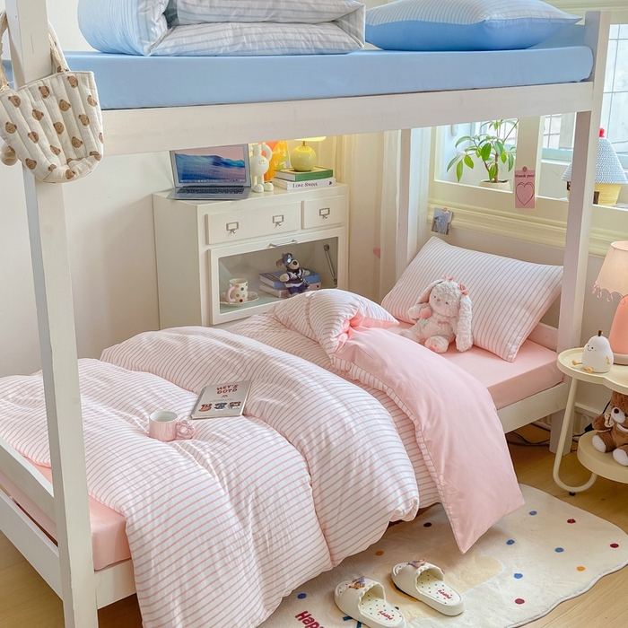 91家纺网 家纺一手货源 找家纺 麒东家纺 2025新款开学季学生ins风条纹方格水洗四件套学生上下铺三件套 条纹黑色