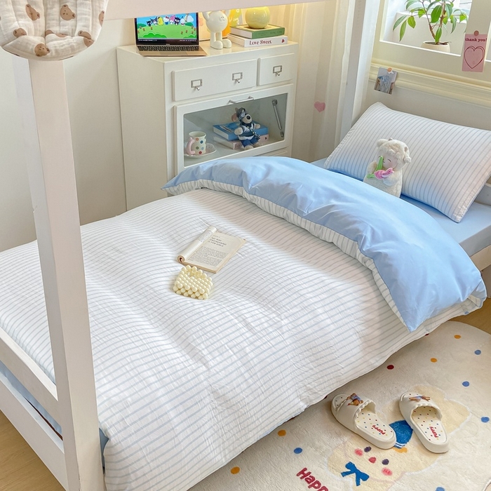 91家纺网 家纺一手货源 找家纺 麒东家纺 2025新款开学季学生ins风条纹方格水洗四件套学生上下铺三件套 条纹蓝色