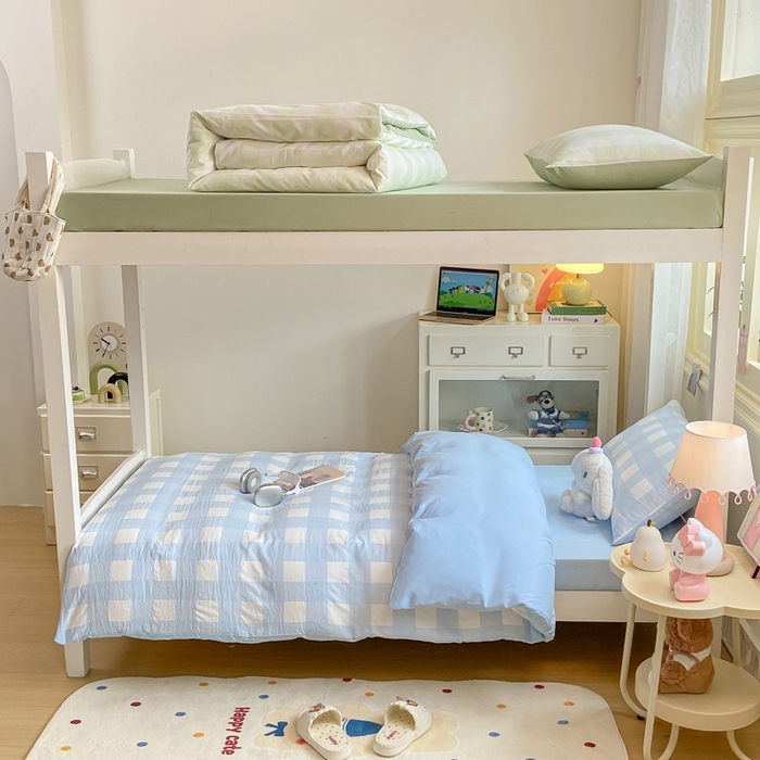 91家纺网 家纺一手货源 找家纺 麒东家纺 2025新款开学季学生ins风条纹方格水洗四件套学生上下铺三件套 方格绿色