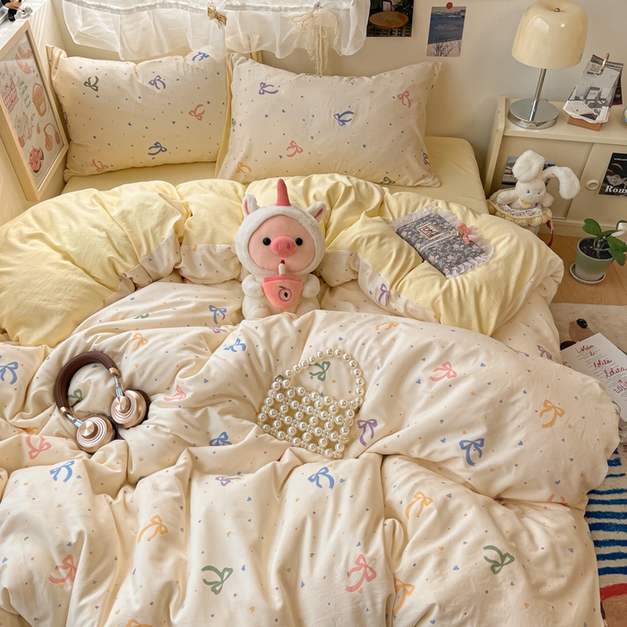 91家纺网 家纺一手货源 找家纺 卡迪熊家纺 2025新款水洗双层纱双拼碎花四件套 爱心蝴蝶结