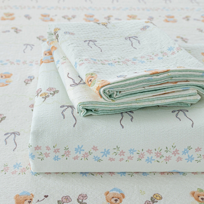 91家纺网 家纺一手货源 找家纺 奇丝雅 2025新款A类有氧超柔云感双层纱皱皱纱学生宿舍三件套家用四件套单被套 薄荷熊