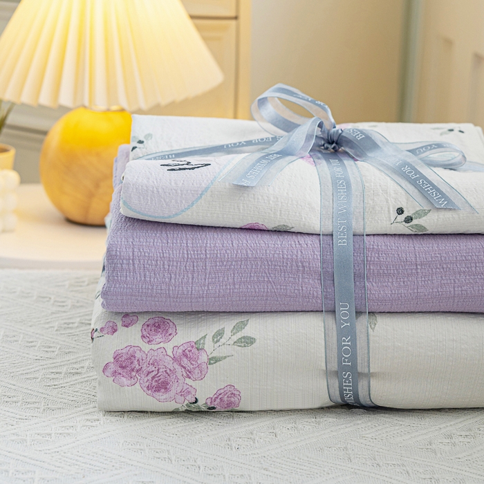 91家纺网 家纺一手货源 找家纺 奇丝雅 2025新款A类有氧超柔云感双层纱皱皱纱学生宿舍三件套家用四件套单被套 花黛罗兰