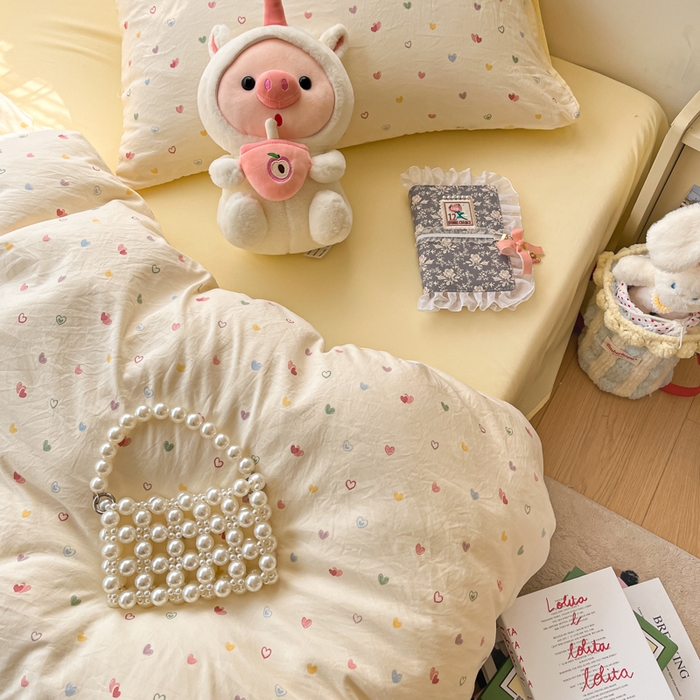 91家纺网 家纺一手货源 找家纺 卡迪熊家纺 2025新款水洗双层纱双拼碎花四件套 多彩心情