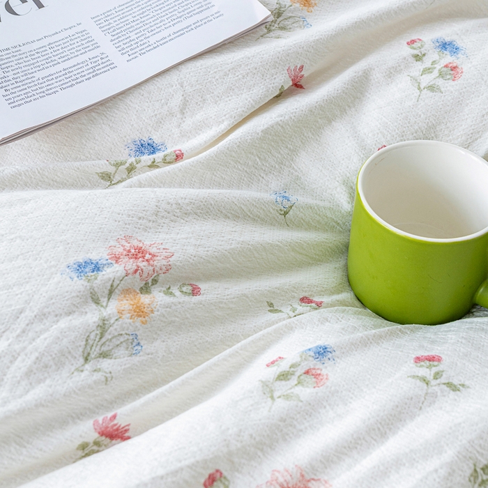 91家纺网 家纺一手货源 找家纺 奇丝雅 2025新款A类有氧超柔云感双层纱皱皱纱学生宿舍三件套家用四件套单被套 确幸英兰