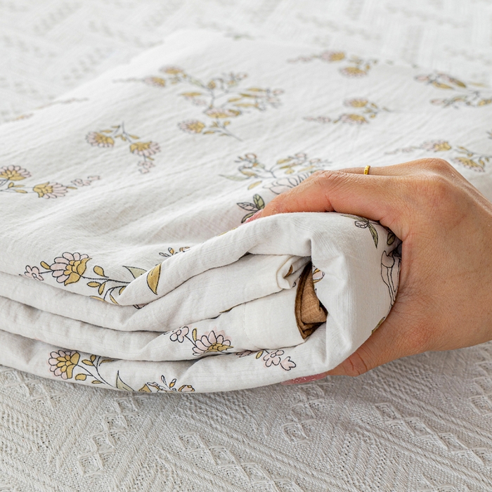 91家纺网 家纺一手货源 找家纺 奇丝雅 2025新款A类有氧超柔云感双层纱皱皱纱学生宿舍三件套家用四件套单被套 山茶花