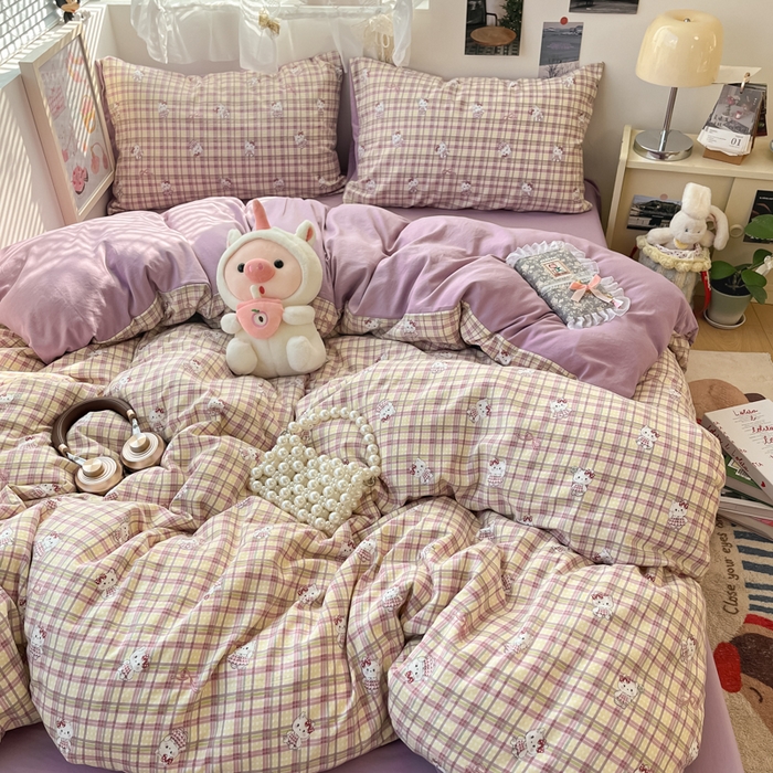 91家纺网 家纺一手货源 找家纺 卡迪熊家纺 2025新款水洗双层纱双拼碎花四件套 格纹猫咪