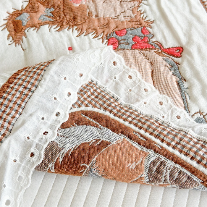 91家纺网 家纺一手货源 找家纺 朴尔家纺-毛巾被 2025新款韩版花边卡通水洗起皱纯棉四层纱布枕巾单枕巾枕巾单件 摩卡狗狗 52x78cm枕巾一对