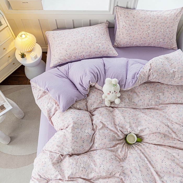 91家纺网 家纺一手货源 找家纺 奇丝雅 2025新款A类有氧超柔云感双层纱皱皱纱学生宿舍三件套家用四件套单被套 碎花紫苏