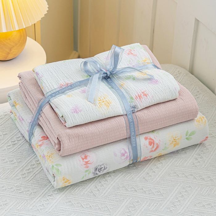 91家纺网 家纺一手货源 找家纺 奇丝雅 2025新款A类有氧超柔云感双层纱皱皱纱学生宿舍三件套家用四件套单被套 相遇