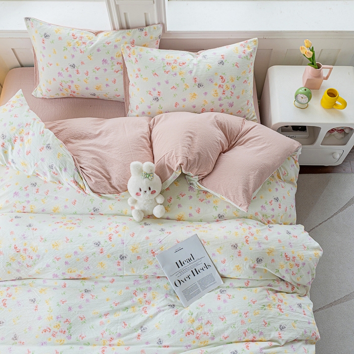 91家纺网 家纺一手货源 找家纺 奇丝雅 2025新款A类有氧超柔云感双层纱皱皱纱学生宿舍三件套家用四件套单被套 相遇