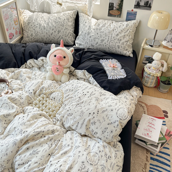 91家纺网 家纺一手货源 找家纺 卡迪熊家纺 2025新款水洗双层纱双拼碎花四件套 花园兔子