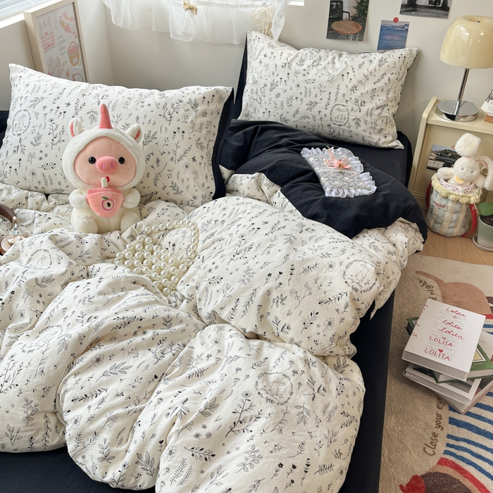 91家纺网 家纺一手货源 找家纺 卡迪熊家纺 2025新款水洗双层纱双拼碎花四件套 花园兔子