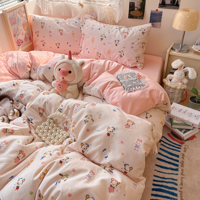 91家纺网 家纺一手货源 找家纺 卡迪熊家纺 2025新款水洗双层纱双拼碎花四件套 欢乐聚会