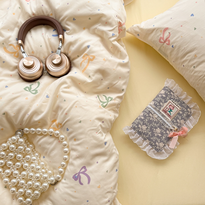 91家纺网 家纺一手货源 找家纺 彩韵家纺 2025新款水洗双层纱双拼碎花四件套 爱心蝴蝶结