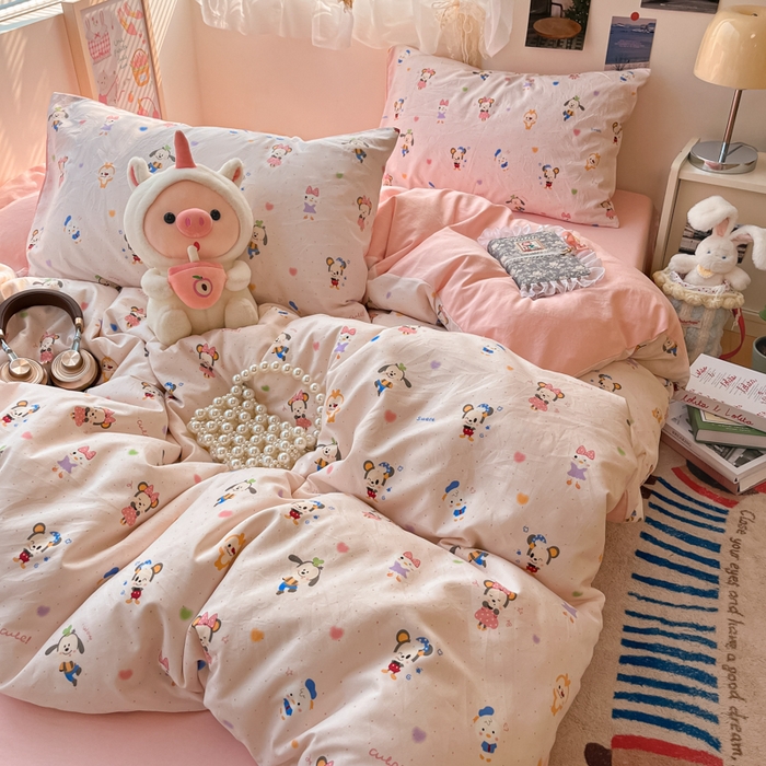 91家纺网 家纺一手货源 找家纺 卡迪熊家纺 2025新款水洗双层纱双拼碎花四件套 欢乐聚会