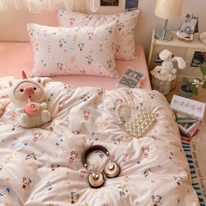 91家纺网 家纺一手货源 找家纺 卡迪熊家纺 2025新款水洗双层纱双拼碎花四件套 欢乐聚会