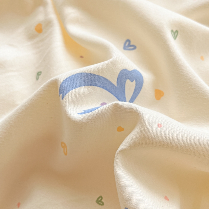 91家纺网 家纺一手货源 找家纺 彩韵家纺 2025新款水洗双层纱双拼碎花四件套 爱心蝴蝶结