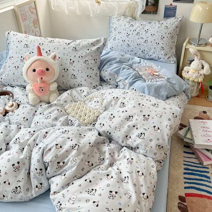 91家纺网 家纺一手货源 找家纺 卡迪熊家纺 2025新款水洗双层纱双拼碎花四件套 欢乐小狗