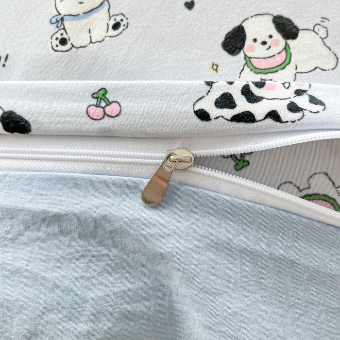 91家纺网 家纺一手货源 找家纺 卡迪熊家纺 2025新款水洗双层纱双拼碎花四件套 欢乐小狗