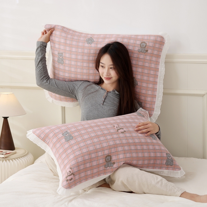 91家纺网 家纺一手货源 找家纺 朴尔家纺-毛巾被 2025新款韩版小碎花边全棉纯棉三层纱布枕巾单枕巾枕巾单件 动物格-粉 52x78cm枕巾一对