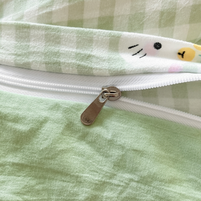 91家纺网 家纺一手货源 找家纺 卡迪熊家纺 2025新款水洗双层纱双拼碎花四件套 可爱猫猫