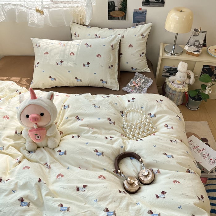 91家纺网 家纺一手货源 找家纺 卡迪熊家纺 2025新款水洗双层纱双拼碎花四件套 腊肠狗狗