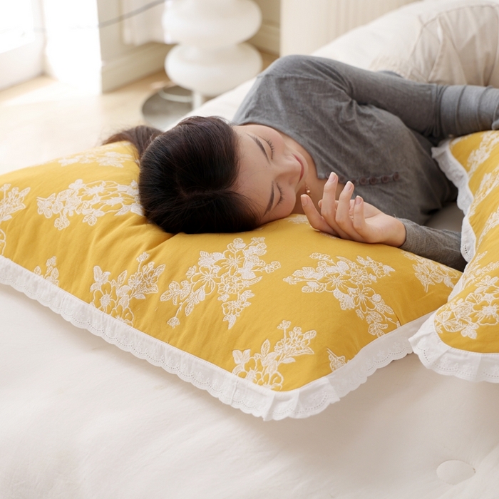 91家纺网 家纺一手货源 找家纺 朴尔家纺-毛巾被 2025新款韩版小碎花边全棉纯棉三层纱布枕巾单枕巾枕巾单件 芬芳-黄 52x78cm枕巾一对