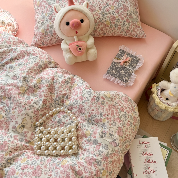 91家纺网 家纺一手货源 找家纺 卡迪熊家纺 2025新款水洗双层纱双拼碎花四件套 满满花海