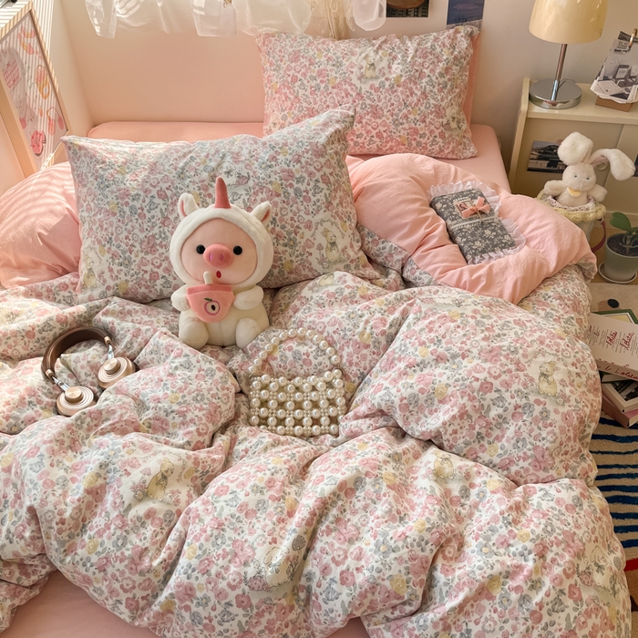 91家纺网 家纺一手货源 找家纺 卡迪熊家纺 2025新款水洗双层纱双拼碎花四件套 满满花海