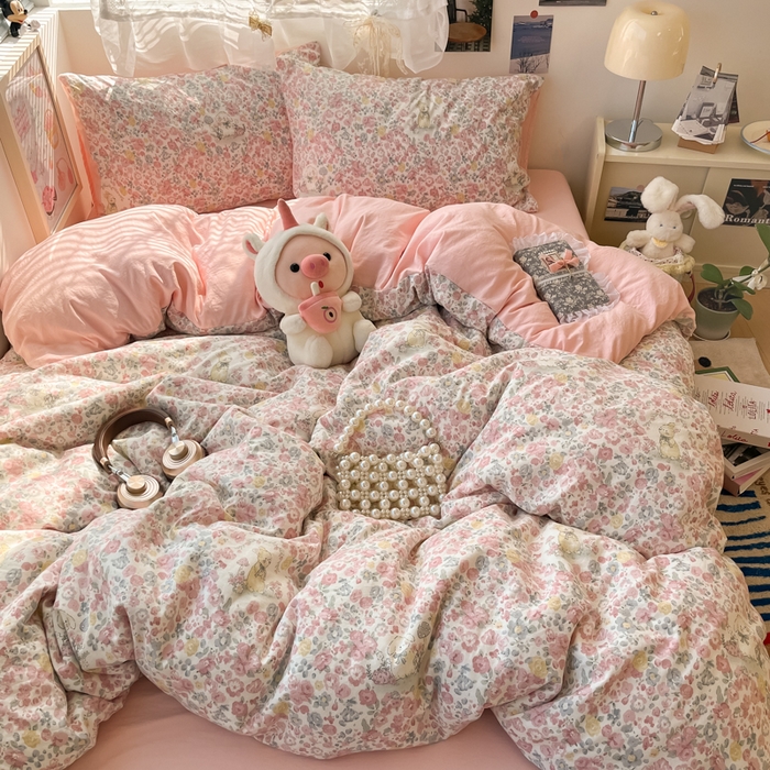 91家纺网 家纺一手货源 找家纺 卡迪熊家纺 2025新款水洗双层纱双拼碎花四件套 满满花海