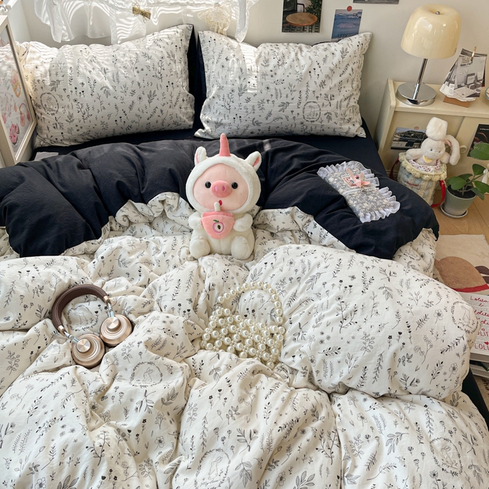 91家纺网 家纺一手货源 找家纺 彩韵家纺 2025新款水洗双层纱双拼碎花四件套 花园兔子